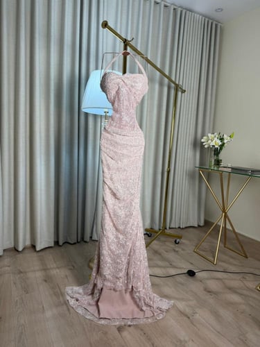 فستان فخم وردي غنى