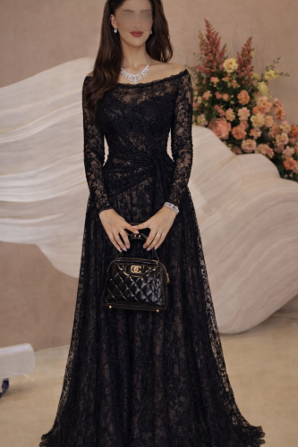 فستان اسود دانتيل