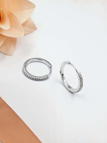 أقراط فضة مزين بالزيركون