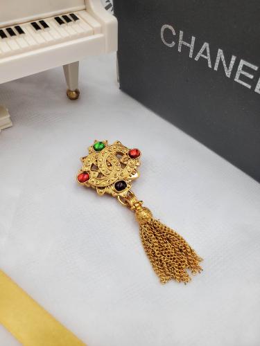 بروش شانيل 04