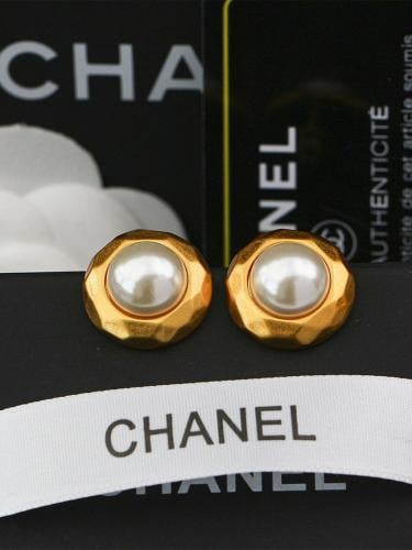 حلق شانيل جودة عالية من التيتانيوم 19