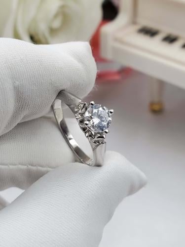 خاتم فضة مزين بحجر الزيركون 01