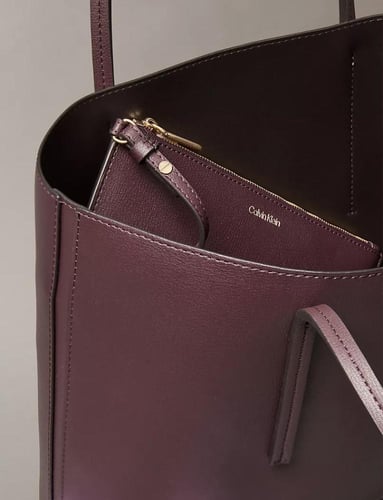 توت باق كالفن كلاين