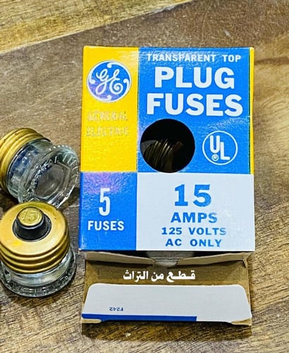 من البنود الشحيحة؛ كرتون بداخله عدد خمس لمبات تلفز...