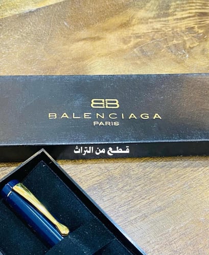 من البنود الشحيحة؛ قلم ضغّاط فاخر بالعلبة الخاصة ب...
