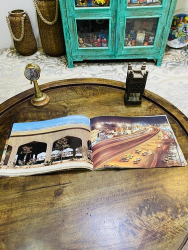 من النوادر؛ ومن مطبوعات وزارة المواصلات بعنوان جسر...