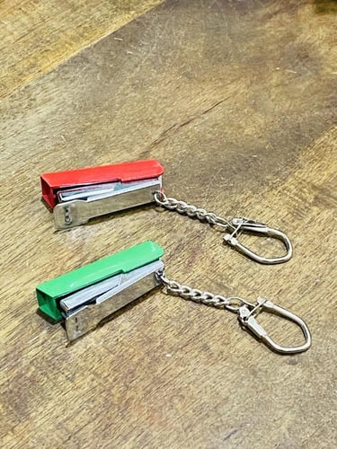 من النوادر؛ ميدالية دباسة صغيرة الحجم أنيقة جداً ا...
