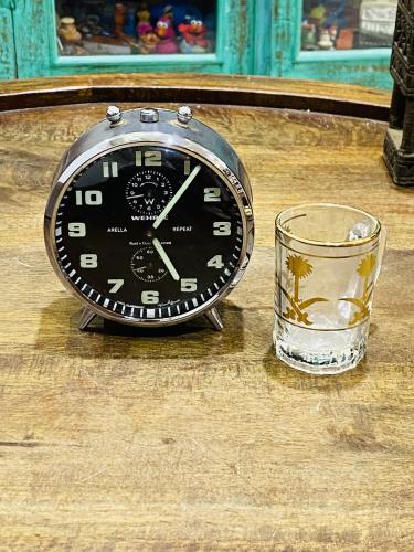 من البنود الشحيحة جداً؛ الساعة الشهيرة من شركة (we...