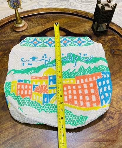 من النوادر؛ شنطة قديمة جداً كبيرة الحجم بطول ٥٠سم...