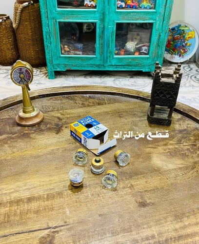 من البنود الشحيحة؛ كرتون بداخله عدد خمس لمبات تلفز...