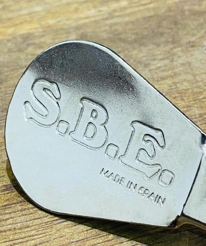 من البنود الشحيحة؛ ملعقتين جزم أعزّكم الله من الاس...