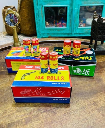 من النوادر بهذا الشكل؛ عدد ٣ كراتين طرطعان مختلفة؛...