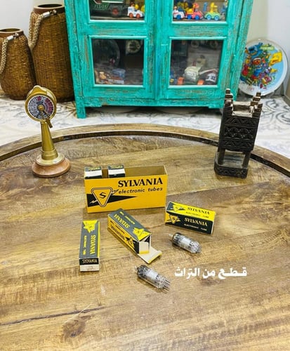 من البنود الشحيحة؛ كرتون بداخله عدد خمس لمبات رادي...