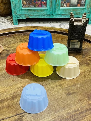 من البنود المميزة؛ عدد ٧ صحون كانت تستخدم للكريمة...