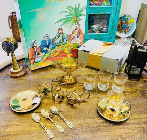 من البنود المميزة جداً؛ طقم الشاهي العربي مكوّن من...