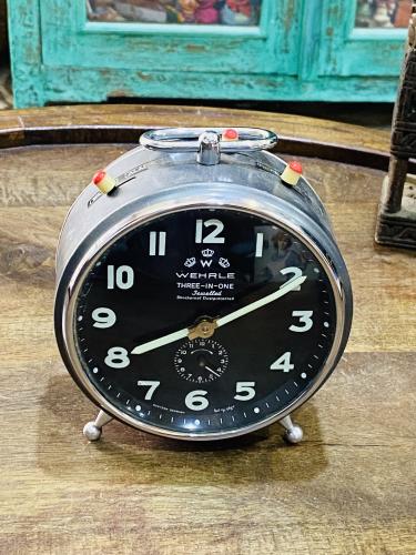 من البنود المميزة؛ ساعة بق بن الشهيرة حيث كانت في...