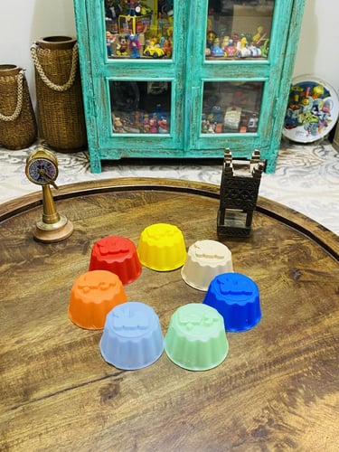 من البنود المميزة؛ عدد ٧ صحون كانت تستخدم للكريمة...