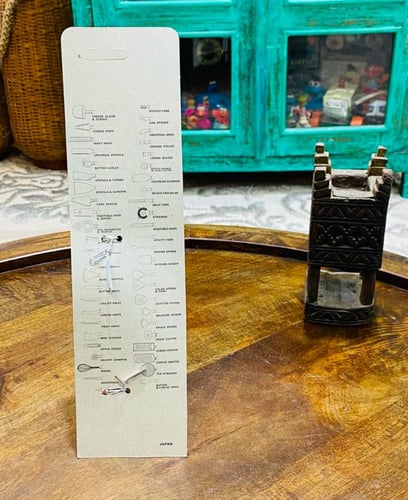 من النوادر؛ عجلة لتقطيع العجين وغيره بجودة عالية؛...