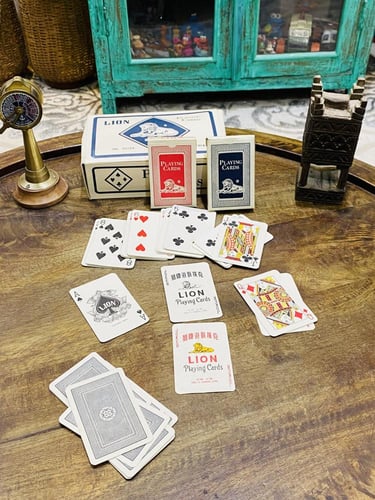 من البنود المميزة؛ ورقة لعب (بلوت) أم أسد قديمة جد...