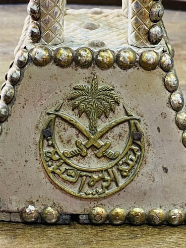 من النوادر؛ مبخرة قديمة عمرها قرابة الخمسين عام؛ ك...