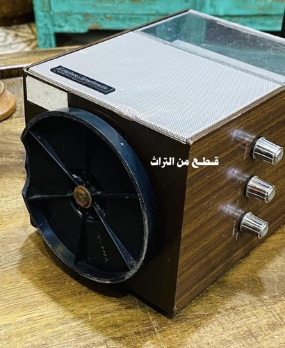 من البنود الشحيحة؛ راديو على شكل عداد كهرباء بقاعد...