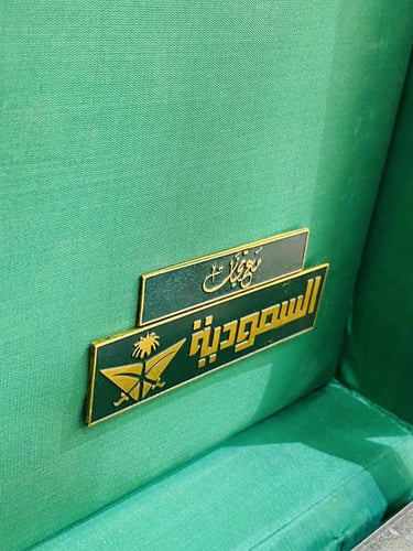 من البنود الشحيحة بهذا الشكل؛ شنطة فخمة وجميلة وأن...