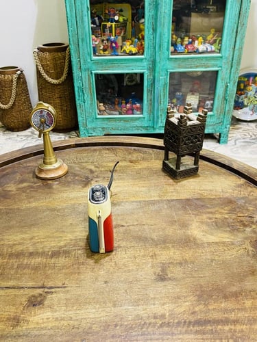 من النوادر؛ راديو صغير الحجم بلونين مميز جداً (الص...