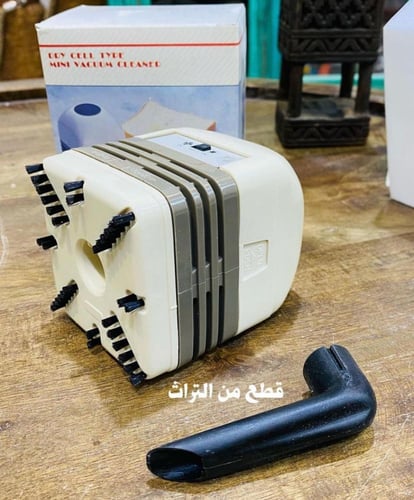 من النوادر؛ مكنسة يدوية أنيقة ومتينة جداً مزودة بإ...