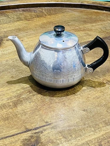 من البنود الشحيحة جداً؛ أصغر مقاس من أباريق سوان ا...