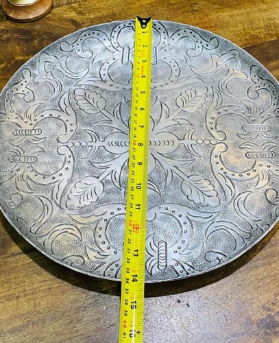 من البنود المميزة جداً؛ صينية من المعدن المتين جدا...