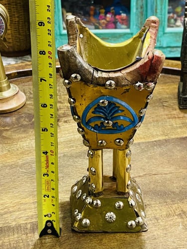 من النوادر؛ مبخرة صناعة يدوية بحجم صغير وأنيق وبشع...