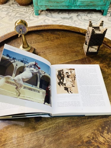 من النوادر؛ مجلد بطباعة فاخرة جداً بعنوان التراث ا...