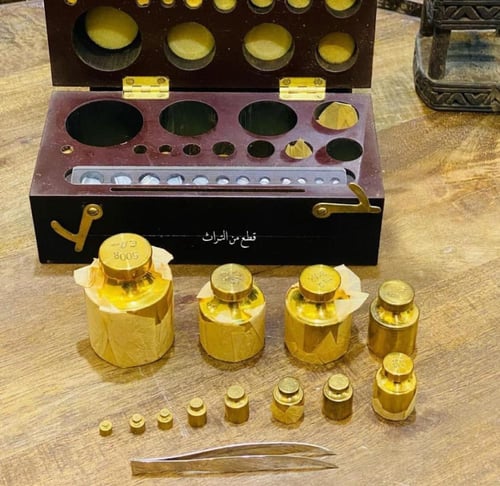 من البنود الشحيحة جداً؛ صندوق بكلايت أنيق جداً بدا...