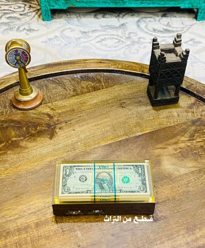 من الأجهزة الشحيحة جداً؛ راديو أنيق جداً بتصميم مم...