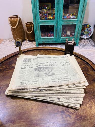 من البنود المميزة؛ جريدة الشرق الأسط بتواريخ مختلف...