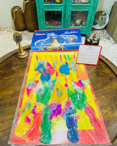 من تعليقات البقالة قديماً بداخلها بالونات كانت تبا...