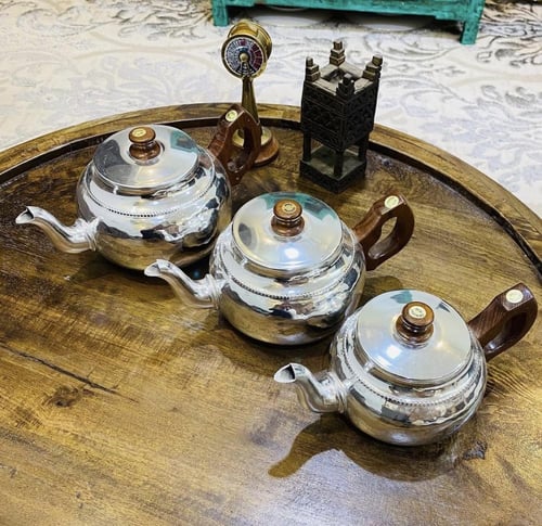 من البنود الشحيحة؛ طقم أباريق سونا الشهيرة مصنوعة...