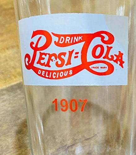 من أندر الكاسات الدعائية؛ كاس زجاجي لدعاية سفن أب...