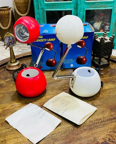 أبجورة قابلة للحركة بإنارتين مختلفة الجهد الأولى إ...