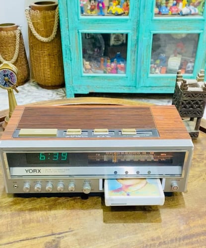 من النوادر؛ جهاز ٣ في ١ مشغل كاترج وراديو وساعة أن...