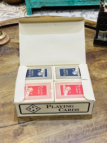 من البنود المميزة؛ ورقة لعب (بلوت) أم أسد قديمة جد...