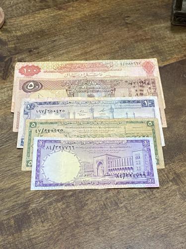 الإصدار الثاني من مؤسسة النقد العربي السعودي؛ طقم...