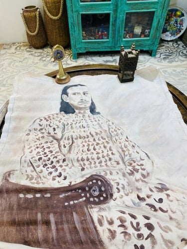 من النوادر؛ صورة الملك سعود رحمه الله مرسومة على ق...