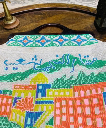 من النوادر؛ شنطة قديمة جداً كبيرة الحجم بطول ٥٠سم...