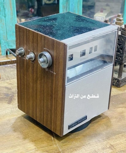 من البنود الشحيحة؛ راديو على شكل عداد كهرباء بقاعد...