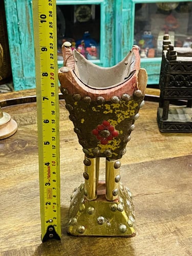 من النوادر؛ مبخرة صناعة يدوية بحجم صغير وأنيق؛ من...