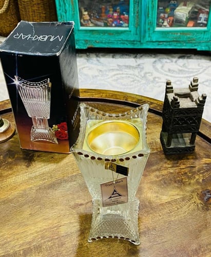 من البنود المميزة جداً؛ مبخرة من الكريستال الصافي...