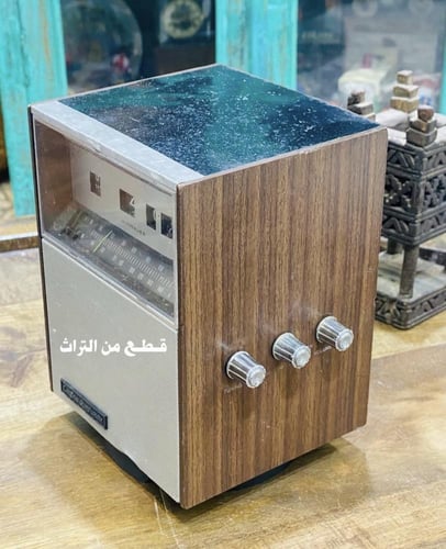 من البنود الشحيحة؛ راديو على شكل عداد كهرباء بقاعد...