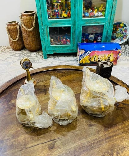 من النوادر؛ طقم أباريق بلون ذهبي مميز جداً من أجود...