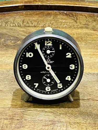 من البنود الشحيحة جداً؛ ساعة خراش بحجم صغير (واضح...